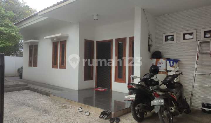 Jual Murah ( B U ) Rumah 1 1/4 Lantai