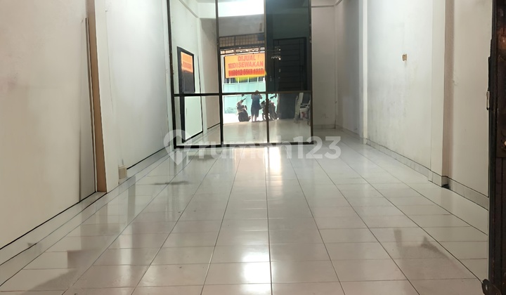 Disewakan Ruko 3,5 Lantai di Idraloka Raya