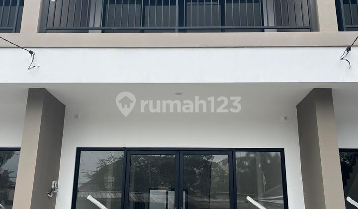 Dijual Cepat Ruko Siap Pakai di Jl Boulevard - Villa Melati Mas