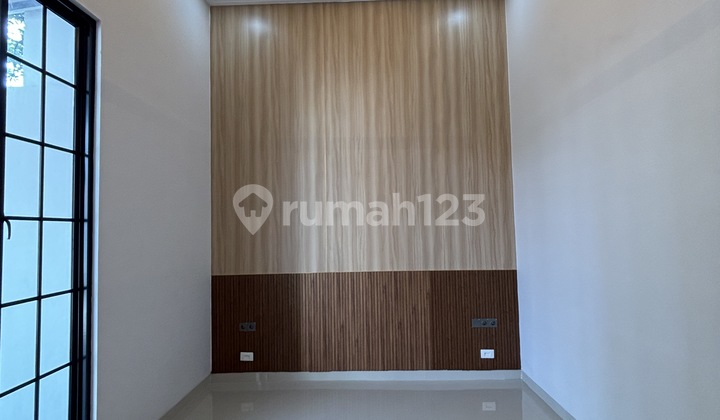 For Sale New Hook Position House in Taman Surya 2, West Jakarta 2