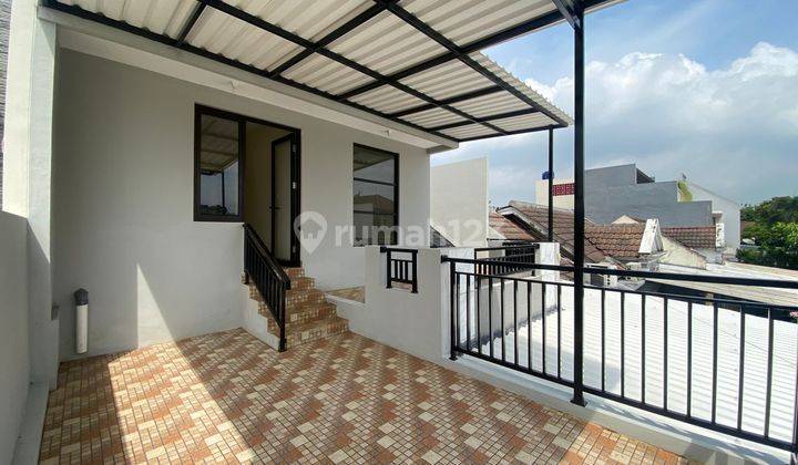 Dijual Rumah Siap Huni Full Renovasi di BSD Taman Crysant  1