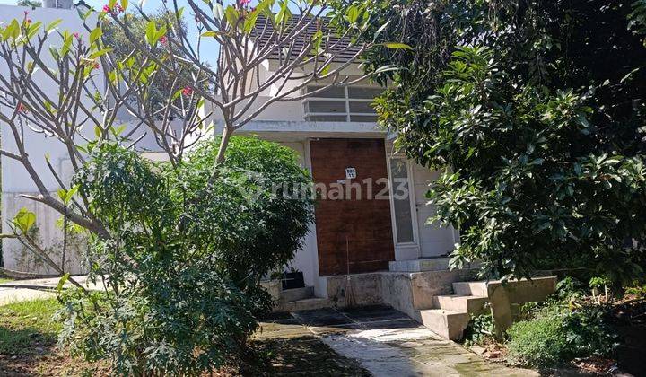 Rumah Posisi Hook Di Tamansari Hills, Dekat Kolam Renang. 2