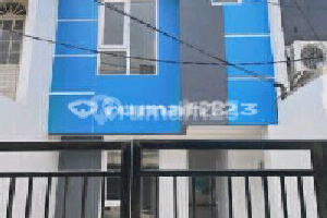 Nice House, Just Bring Your Suitcase, Freehold Title, Furnished in Kelapa Gading, North Jakarta. Nice House, Just Bring Your Suitcase, Freehold Title, Furnished in Kelapa Gading, North Jakarta.