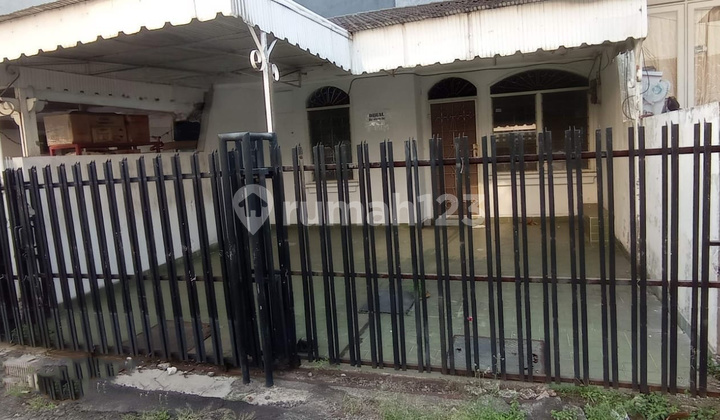 Rumah Tua SHM Lokasi Strategis di  Kelapa Gading Jakarta Utara