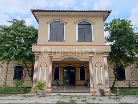 Warehouse 4,200 m2 with office and employee mess in Bekasi