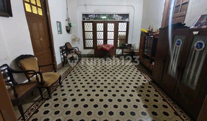 Rumah Tua Bangunan Belanda Di Cikini Jakarta Pusat Rumah Tua Bangunan Belanda Di Cikini Jakarta Pusat