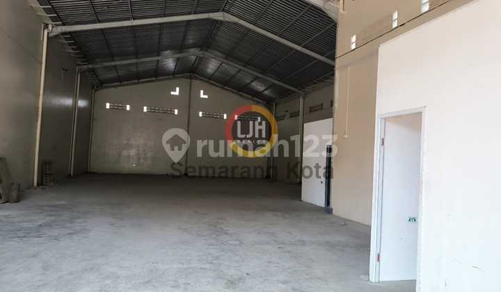 Gudang di Sarwo Edhi Wibowo 1