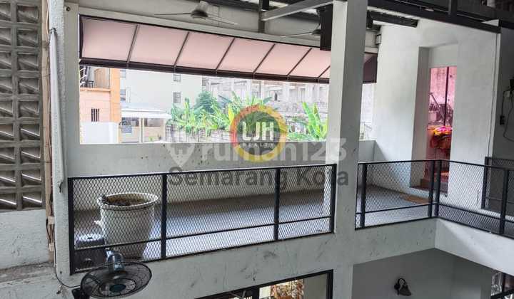 Bangunan usaha di jalan Cendrawasih 2