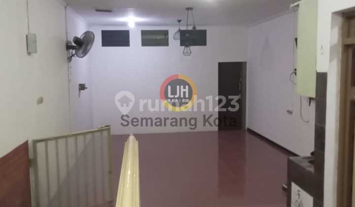 Ruko siap pakai di jalan Supriyadi 2