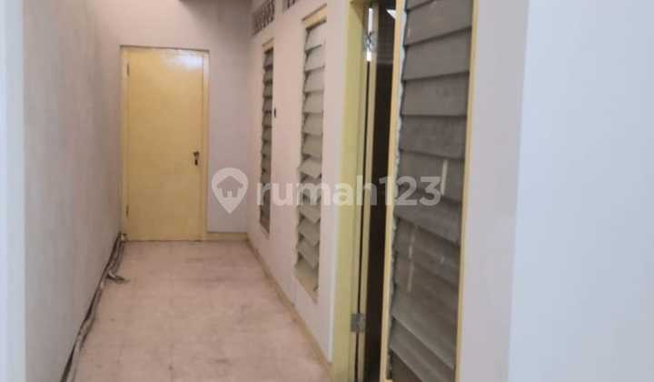 Ruko siap pakai di Gang Pinggir 2