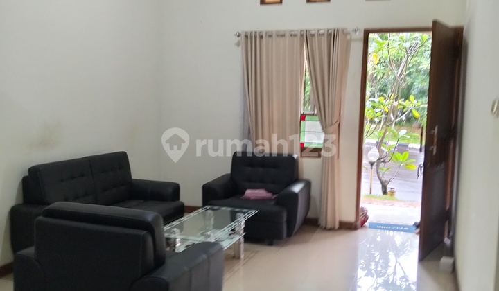 Rent a 2-Story House Pesona Khayangan Depok