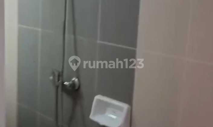 Milan has air conditioning and a water heater. 2