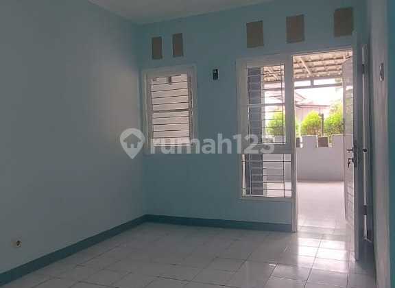 Adena Dekat Pasar Siap Huni