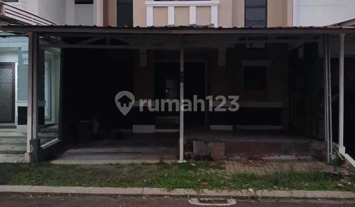 For Rent: The Green, Facing North For Rent: The Green, Facing North