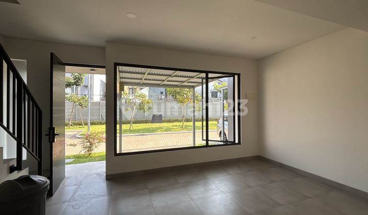 Yuthica Room 4 Semi-Furnished