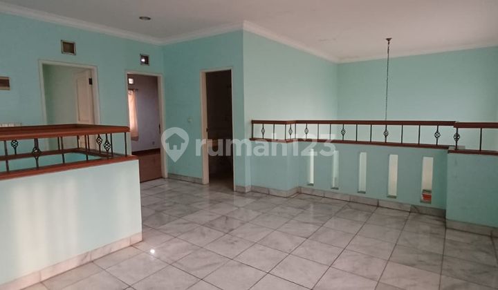 Giriloka Ruangan Luas