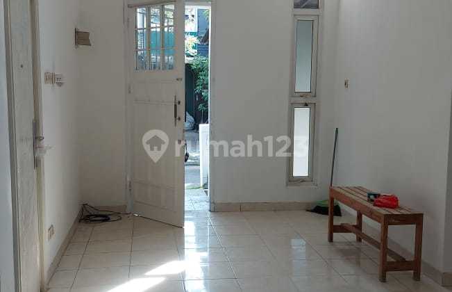 Valencia Graha Raya Hoek 1