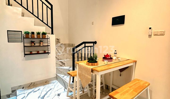Private Cluster Desain Modern Town House Mewah One Gate System, Strategis Bebas Banjir Di Kedoya Jakarta Barat 2