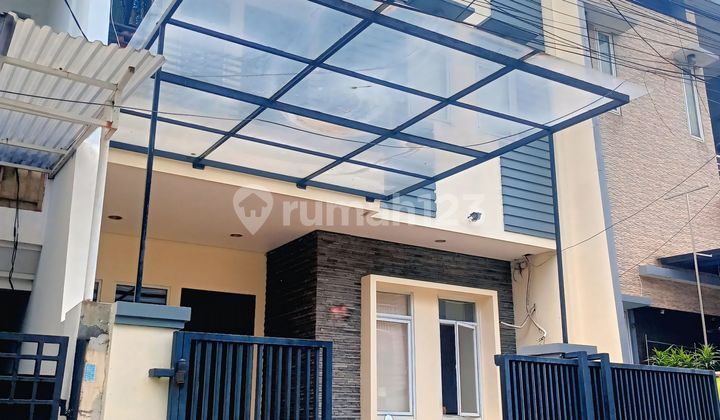 Rumah Cantik 3 Lantai Bonus Furnished Seperti Baru, Desain Minimalis Modern Siap Huni, Akses Jalan Lebar, Dekat Dengan Tol, Sekolah, Kampus & Mall Di Taman Ratu, Duri Kepa Dekat Tanjung Duren, Jakarta Barat