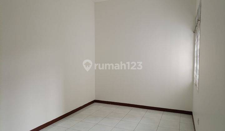 Rumah 2 Lantai Kamar Lega, Nyaman Strategis Di Taman Ratu Jakarta Barat  2