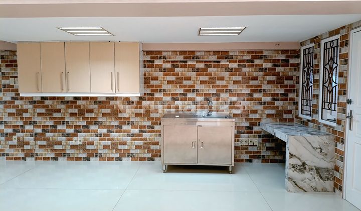 Hot Deals Rumah Mewah Cantik Hook 2,5 Lantai, Desain Modern Art, Material Premium, Full Decorative Lamp & Decorative Glass, Strategis & Bebas Banjir, Tanjung Duren, Jakarta Barat.