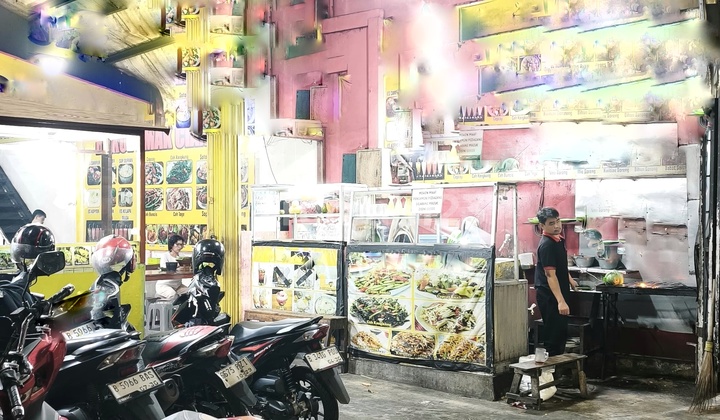 Ruang Tempat Usaha Strategis Pinggir Jalan Raya Ramai Cocok untuk Resto, Klinik, Kantor, Gudang Dll di Petamburan, Jakarta Pusat.