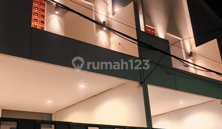 Brand New: Rumah 2 Lantai Tropical Modern Minimalis Semi Furnished Strategis Pinggir Jalan Hidup Di Duri Kepa Jakarta Barat  2