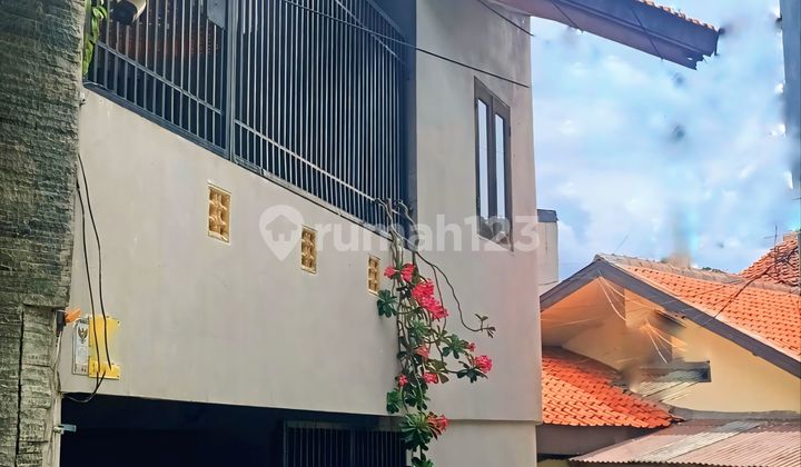 Rumah Hook Strategis Cantik & Nyaman 2 Lantai Bebas Banjir Di Kemanggisan Jakarta Barat Rumah Hook Strategis Cantik & Nyaman 2 Lantai Bebas Banjir Di Kemanggisan Jakarta Barat