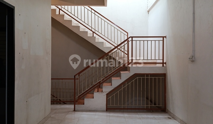 Hot Deals Rumah Bagus Kokoh 2,5 Lantai Pondasi Siap 3 Lantai Dekat Kampus Binus Cocok Buat Hunian, Kos-Kosan & Tempat Usaha di Kemanggisan Jakarta Barat