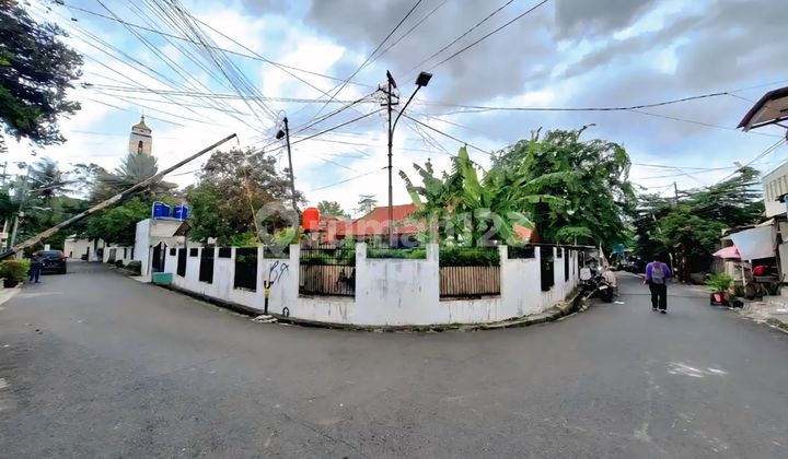 Hot Deals Rumah Besar Luas Double Hook Hoek, Strategis Bebas Banjir Cocok Untuk Hunian, Kos-kosan, Gym, Tempat Usaha, Town House Di Kemanggisan Jakarta Barat  1