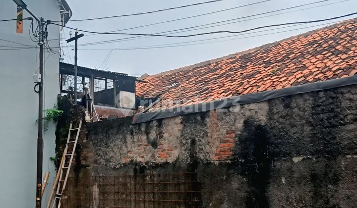 Corner House on a Highly Strategic Commercial Business Lot, Along the Main Road of Kampung Melayu & Tebet Raya, Suitable for F&B, Office, & Business Space, Kampung Melayu - Tebet, South Jakarta Corner House on a Highly Strategic Commercial Business Lot, Along the Main Road of Kampung Melayu & Tebet Raya, Suitable for F&B, Office, & Business Space, Kampung Melayu - Tebet, South Jakarta