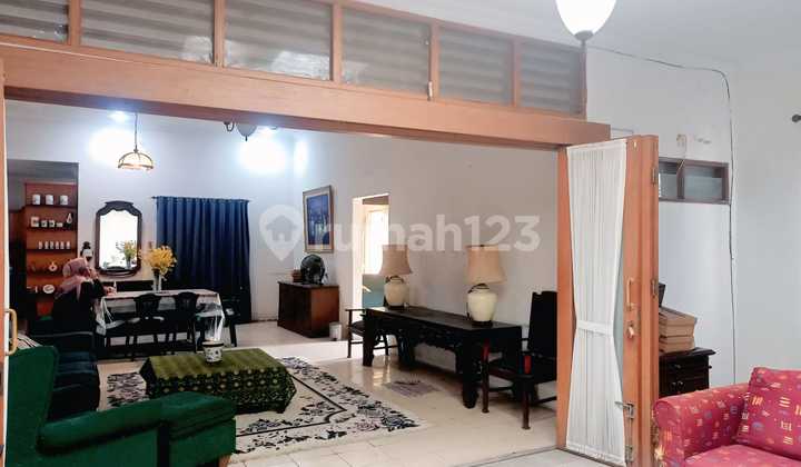 Hot Deals: Rumah + Paviliun Full Furnished Bonus Mobil (extension Unit), Harga Terbaik Di Lokasi Terbaik, Classic Vintage Style Ex Seniman, Strategis Bebas Banjir & Cocok Untuk Kost, Investasi/hunian Mewah Nyaman & Tenang, Kemanggisan Jakarta Barat 2