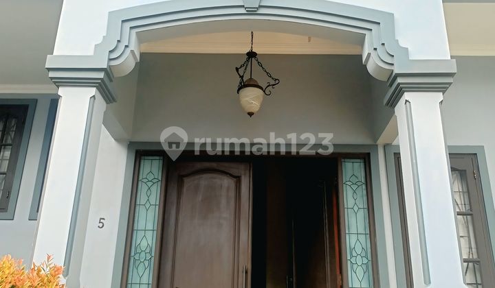 Rumah Mewah Cantik 2,5 Lantai Lokasi Strategis, Tenang, Bebas Banjir, Tanjung Duren, Jakarta Barat