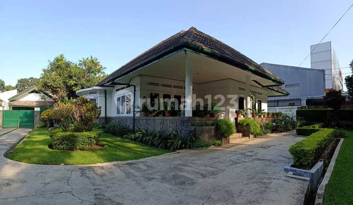 Well-Maintained Serene House on Dipatiukur Street, Bandung 1