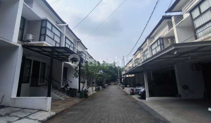 Rumah Nyaman Dan Strategis Di Cluster The Villas Serpong 2