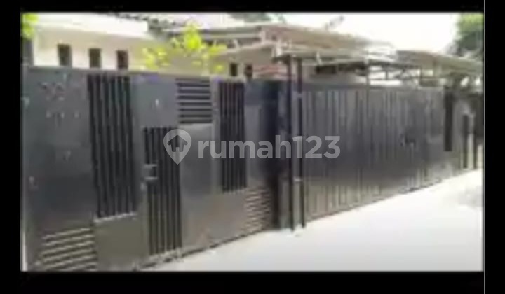 Rumah Strategis Di Area Bintaro Sektor 9 