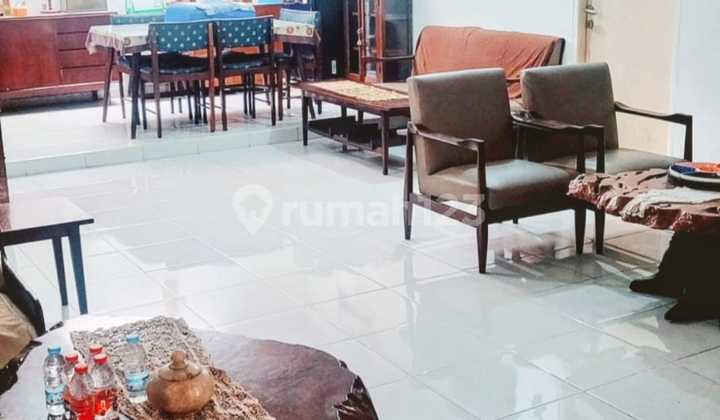 House for Quick Sale in Radio Dalam Area, South Jakarta House for Quick Sale in Radio Dalam Area, South Jakarta