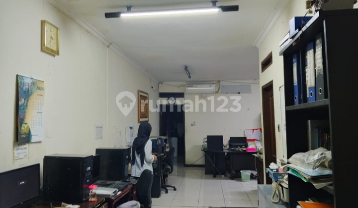 T2 Type Shop House, Turangga Floor