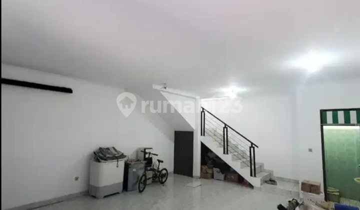 Three-Story Shop House Buah Batu