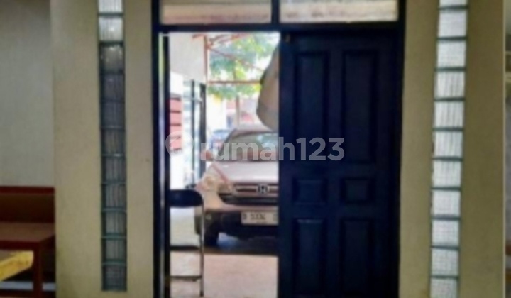 Ready-to-Use Business Space, Former Cafe on Main Road Buah Batu