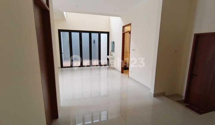 Rumah Lux2 Lantai Buah Batu ( Im )