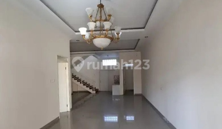 Nice 2-Story House in Turangga Nice 2-Story House in Turangga