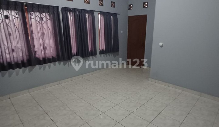 Rumah Bagus Semi Furnished Buah Batu 2