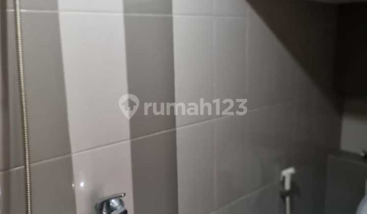 Disewakan Rumah 3 Lantai Di Kelapa Gading Jakarta Utara 2