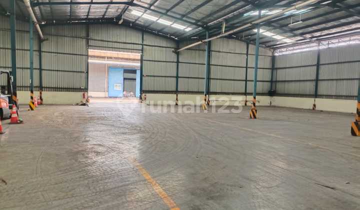 Warehouse Ready for Rent in Cakung, East Jakarta Warehouse Ready for Rent in Cakung, East Jakarta