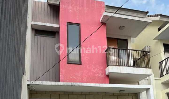 For Sale Ready-to-Occupy House in Harapan Indah Bekasi 1