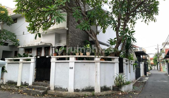 Dijual Rumah di Tebet Sangat Strategis Dekat Pusat Perkantoran