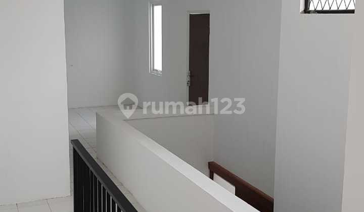 RUMAH DISEWAKAN DI MENTENG 2