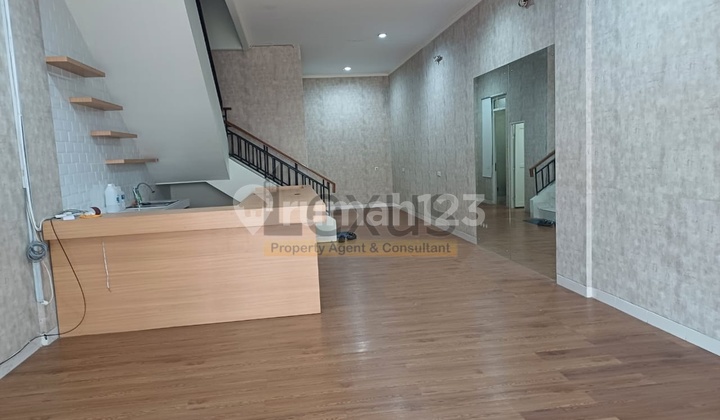 Disewakan 	Ruko Graha Boulevard Gading Serpong