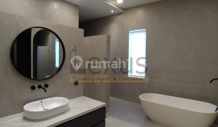 Dijual rumah bangunan mandiri, siap huni di Sutera Onyx, Alam Sutera 2